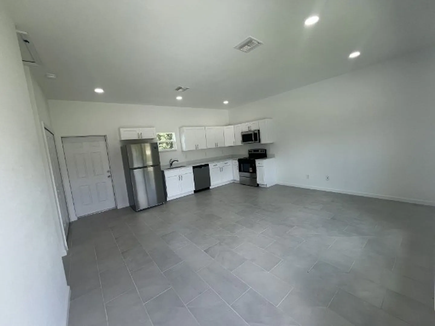 One Of A Kind! Brand New 1 Bedroom-1 Bath — Photo 4