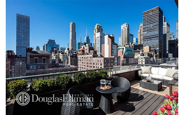Sold by Douglas Elliman | media 25