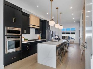 454 S 22nd Ave NE, Calgary, AB T2E1T3