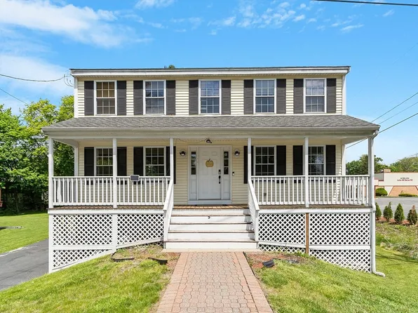 26 Old Ferry Rd, Lowell, MA 01854