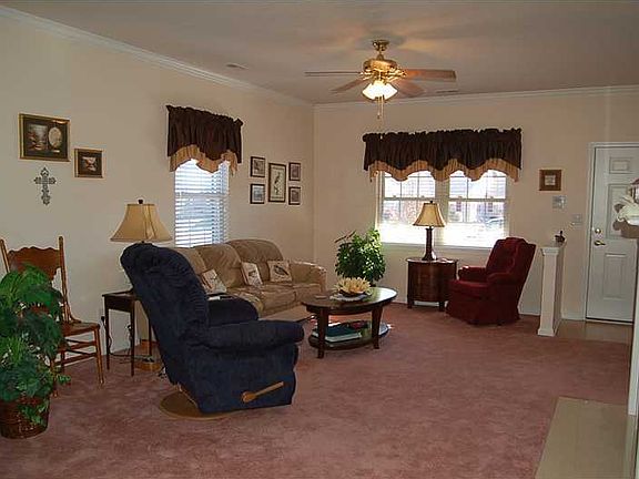 3rd image of 3946 Oak Trail Dr