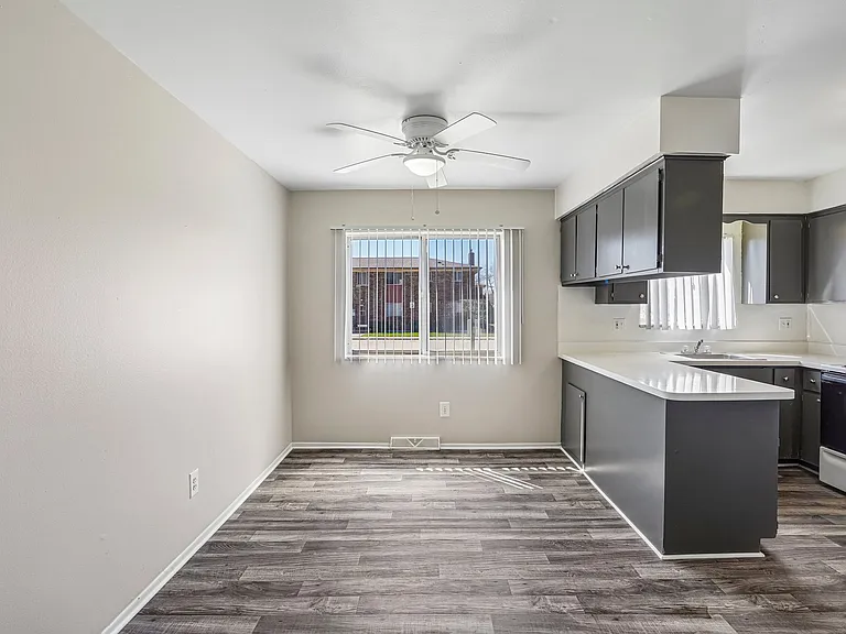 Rivercrest Apartments — Photo 104