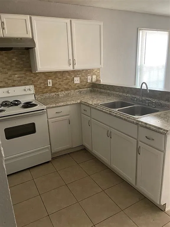 3 bed, 1011 sqft, $1,550 — Photo 2