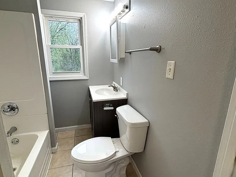 1272 W Mullan Ave — Photo 5