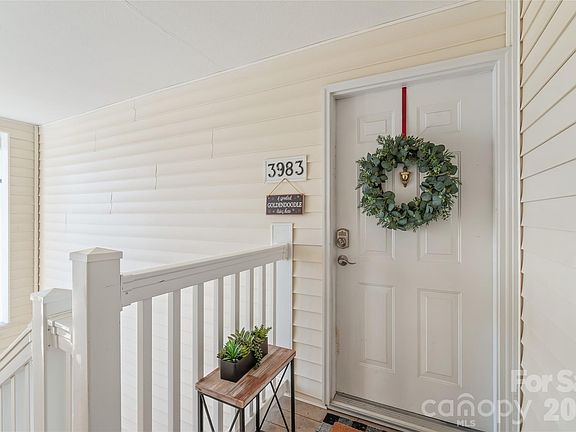 2nd image of 3983 Town Center Rd