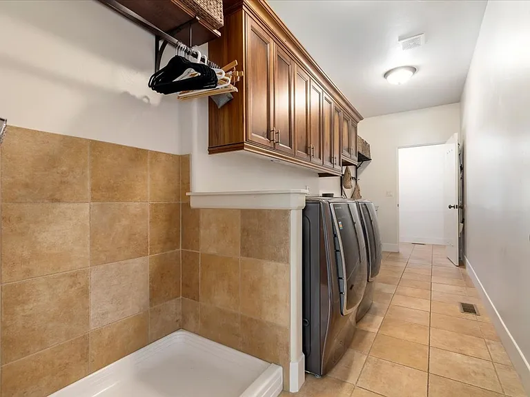 966 W Watersford Dr — Photo 19