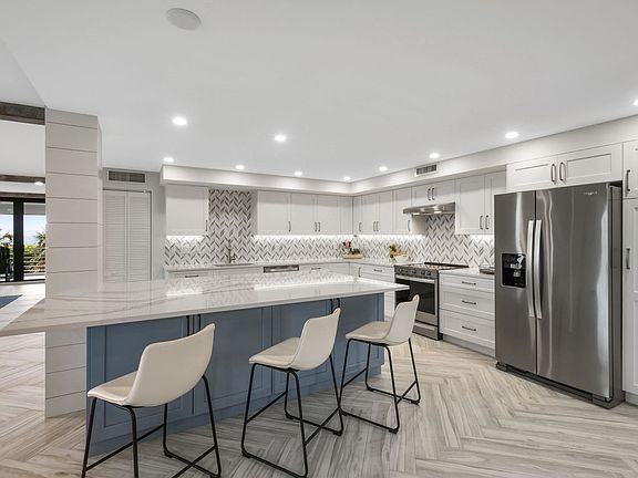 2nd image of 911 Ocean Dr APT 206