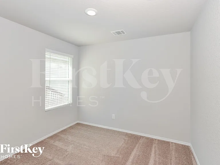 10766 Prusiner Dr — Photo 10
