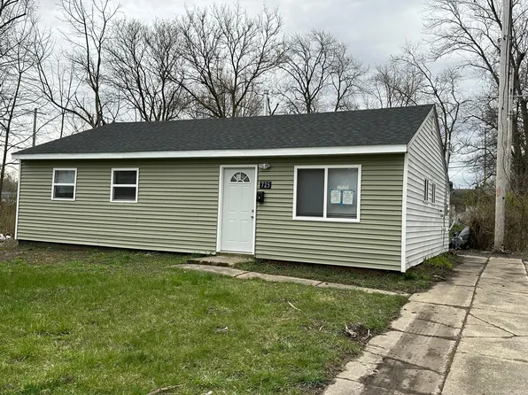 725 E 48th Pl, Gary, IN 46409