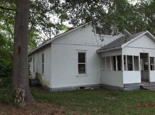 324 S Jackson St, Fitzgerald, GA 31750