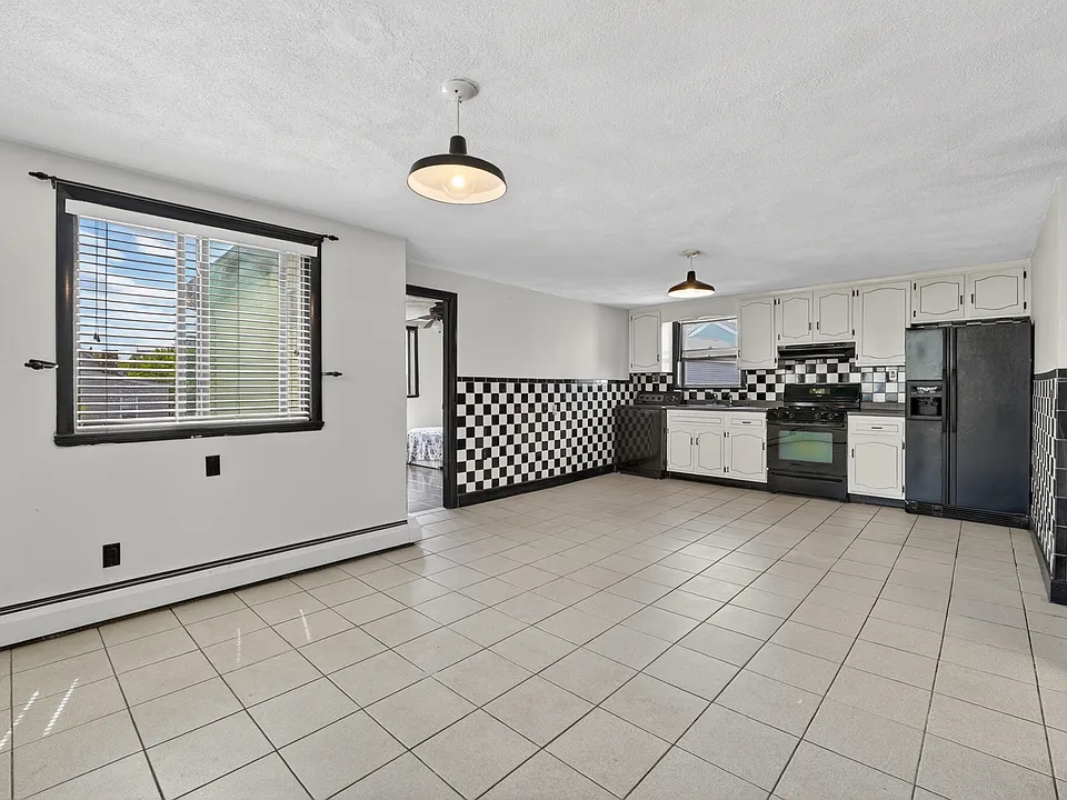 54 Flint St #2
