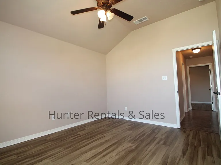 2522 Boxwood Dr — Photo 26