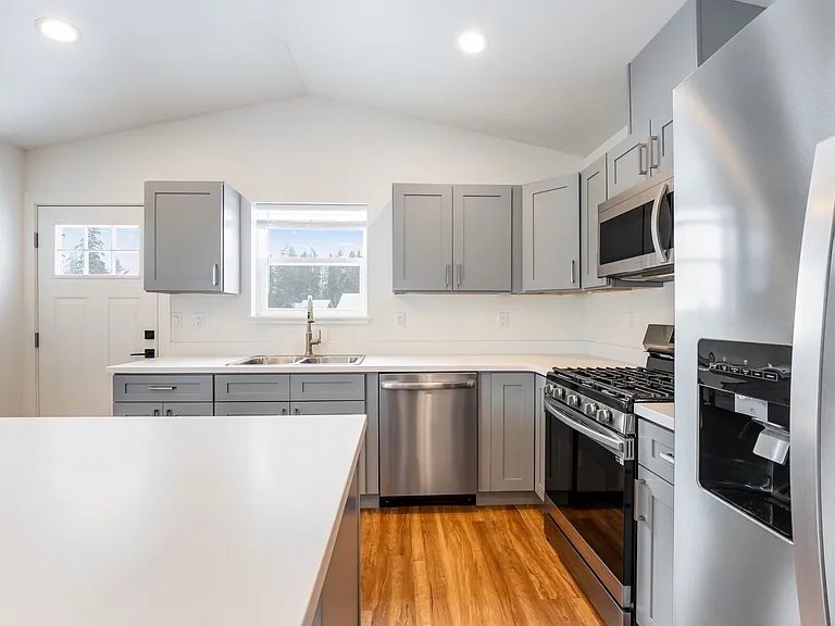 Silver Star Apartments — Photo 48