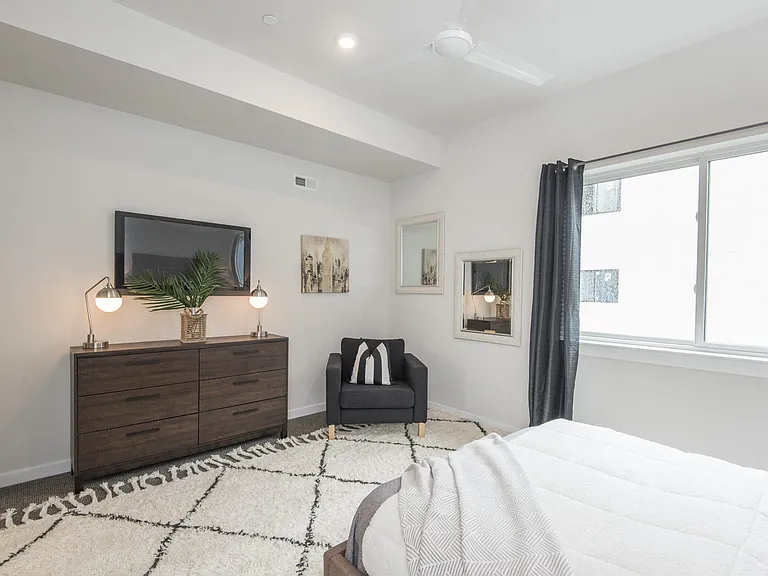 1002 Bedroom 4