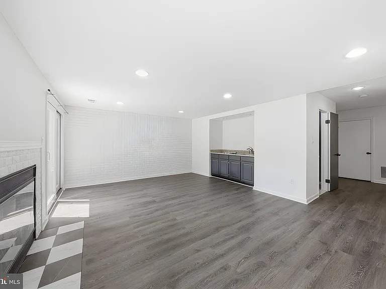 10153 Turnberry Pl — Photo 4