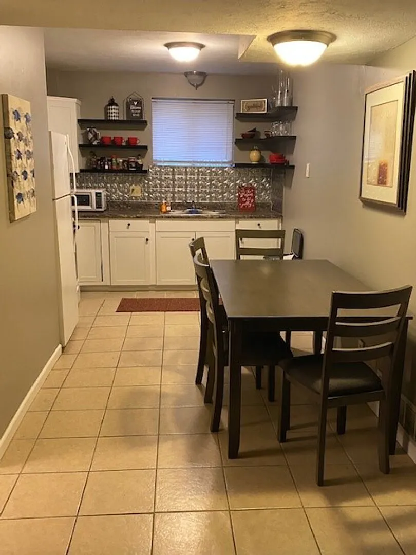 Private Apartment in Dundee, Omaha — Photo 3