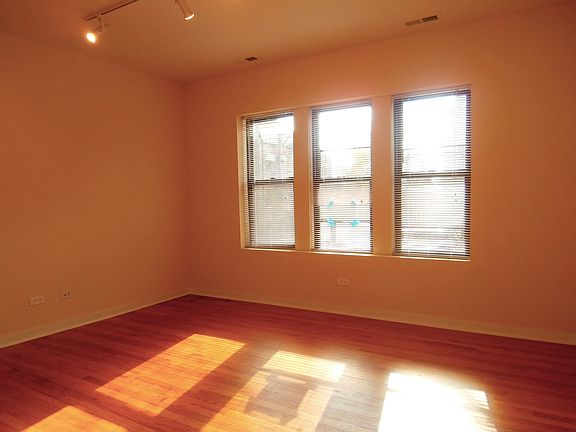 4th image of 6601-03 N Campbell Avenue W Albion Ave #2E