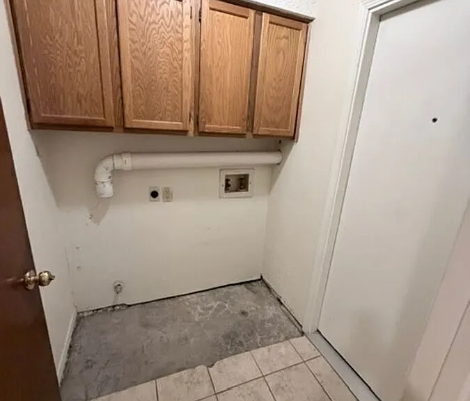 1202 Royal Crest Dr — Photo 13