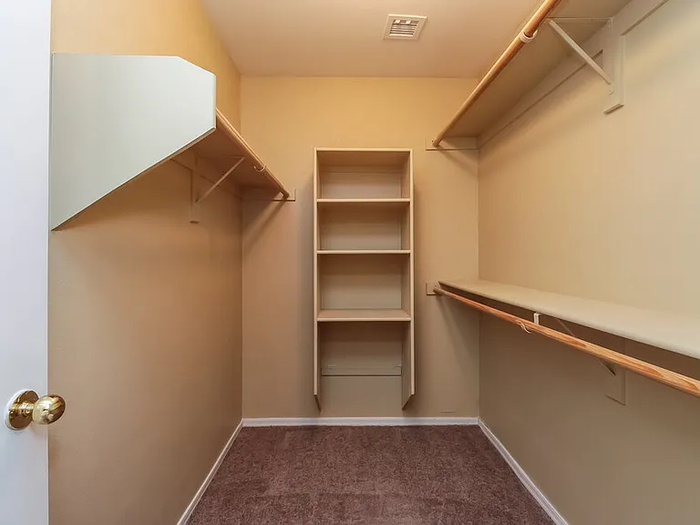 2213 W Saint Charles Ave — Photo 10