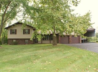 1319 Bridlespur Ln, Troy, IL 62294