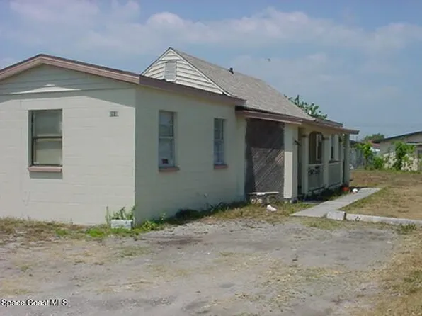 2114 Henry St NE, Palm Bay, FL 32905