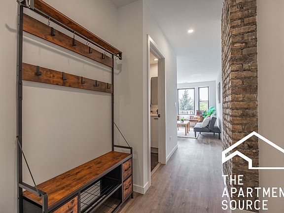 4th image of 4410 N Greenview Ave APT 3