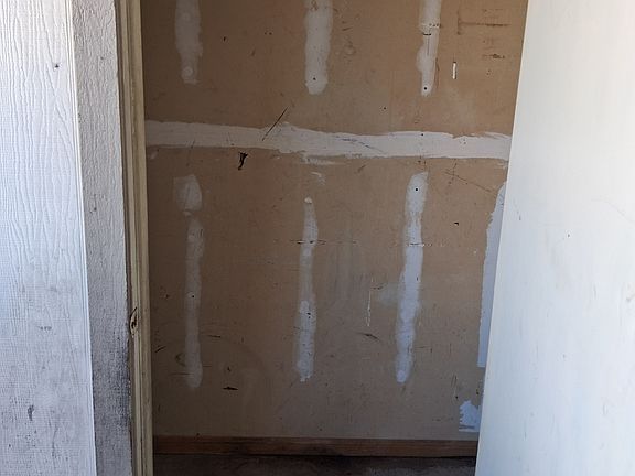 4th image of 3703 Hereford Ln #1