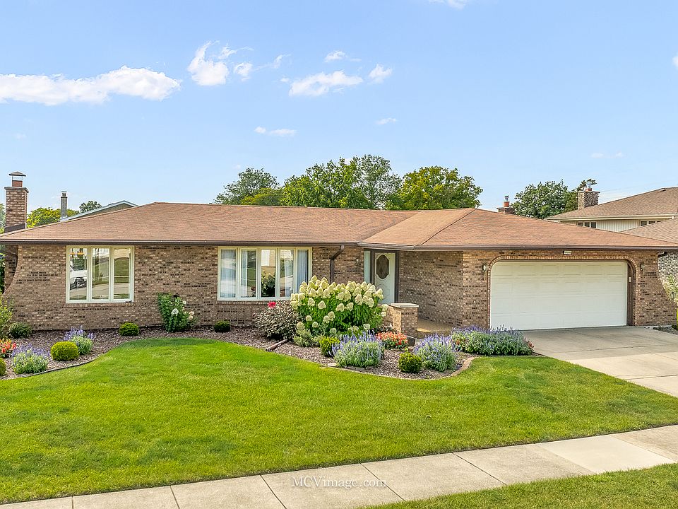 1st image of 15550 Hollyhock Ct