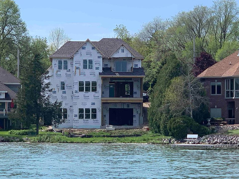 1st image of 5970 N Lake Dr