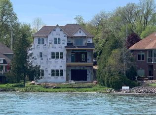 5970 N Lake Dr, West Bend, WI 53095