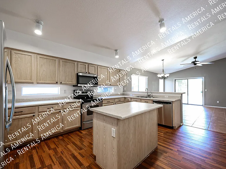 7471 W Lone Cactus Dr — Photo 7