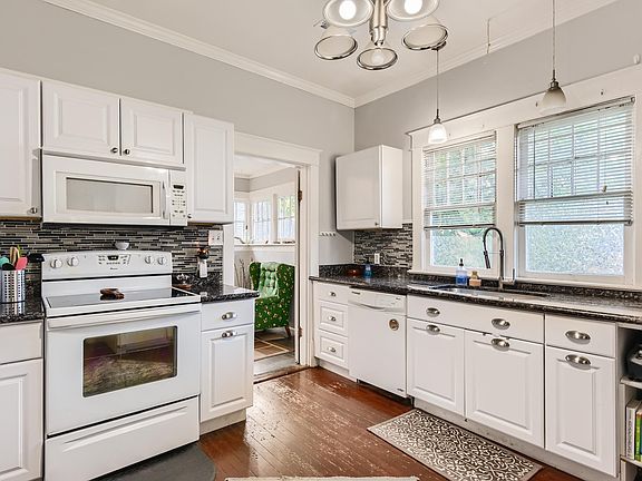 Beautiful and spacious kitchen.