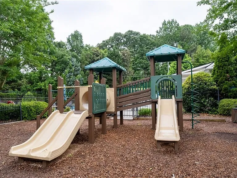 2681 Oak Leaf Pl — Photo 10