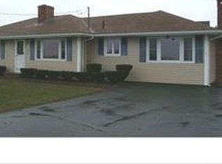 200 Menauhant Rd, East Falmouth, MA 02536