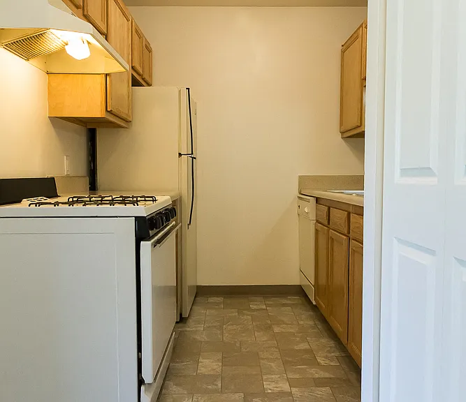 Crossroads Apartments — Photo 20