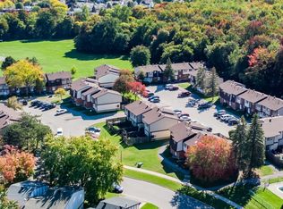 2480 Hunters Point Cres, Ottawa, ON K1T 1X1