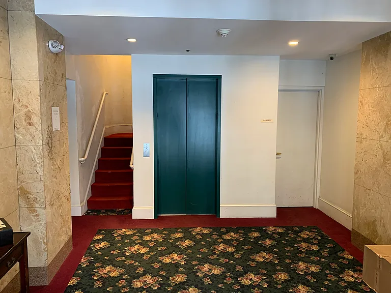 Beacon St — Photo 33