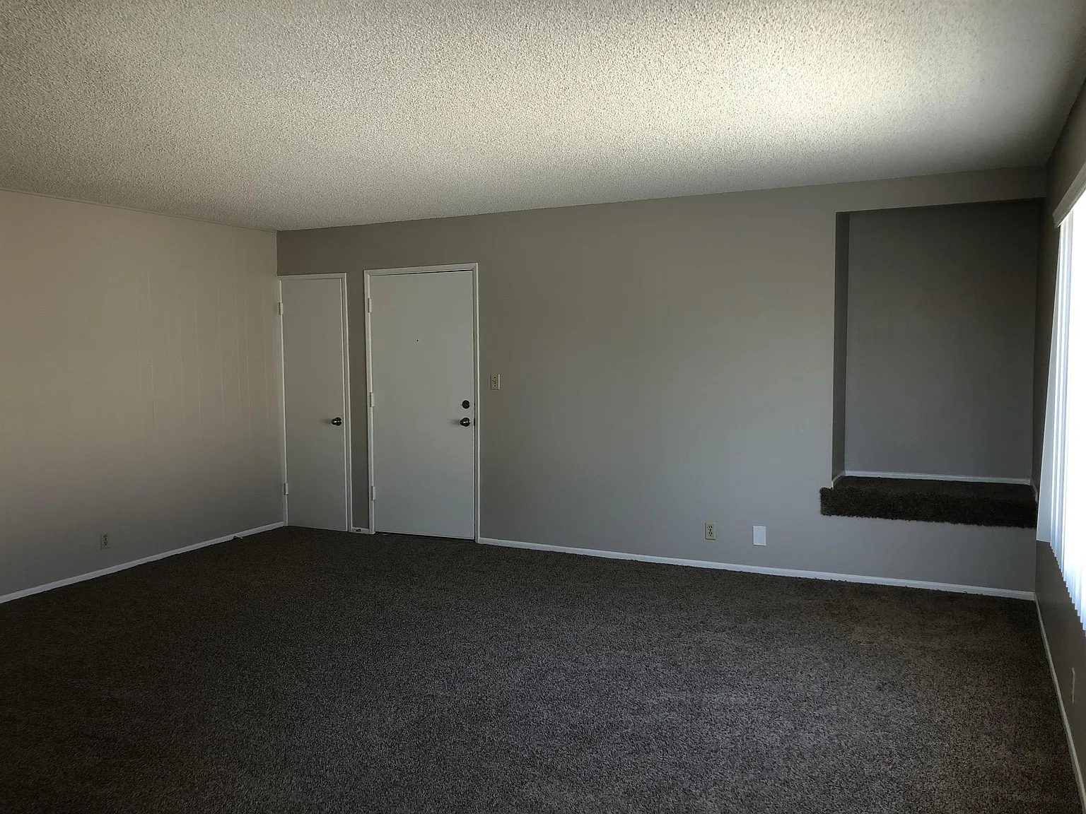 Amerige Ave. 325 E. - D — Photo 4