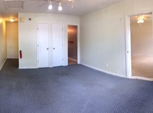 133 Maple St APT J, Hope, IN 47246