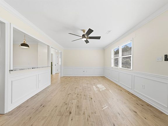 4th image of 1935 D St