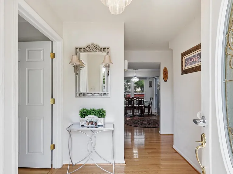 211 Whispering Wind Ct SE — Photo 4
