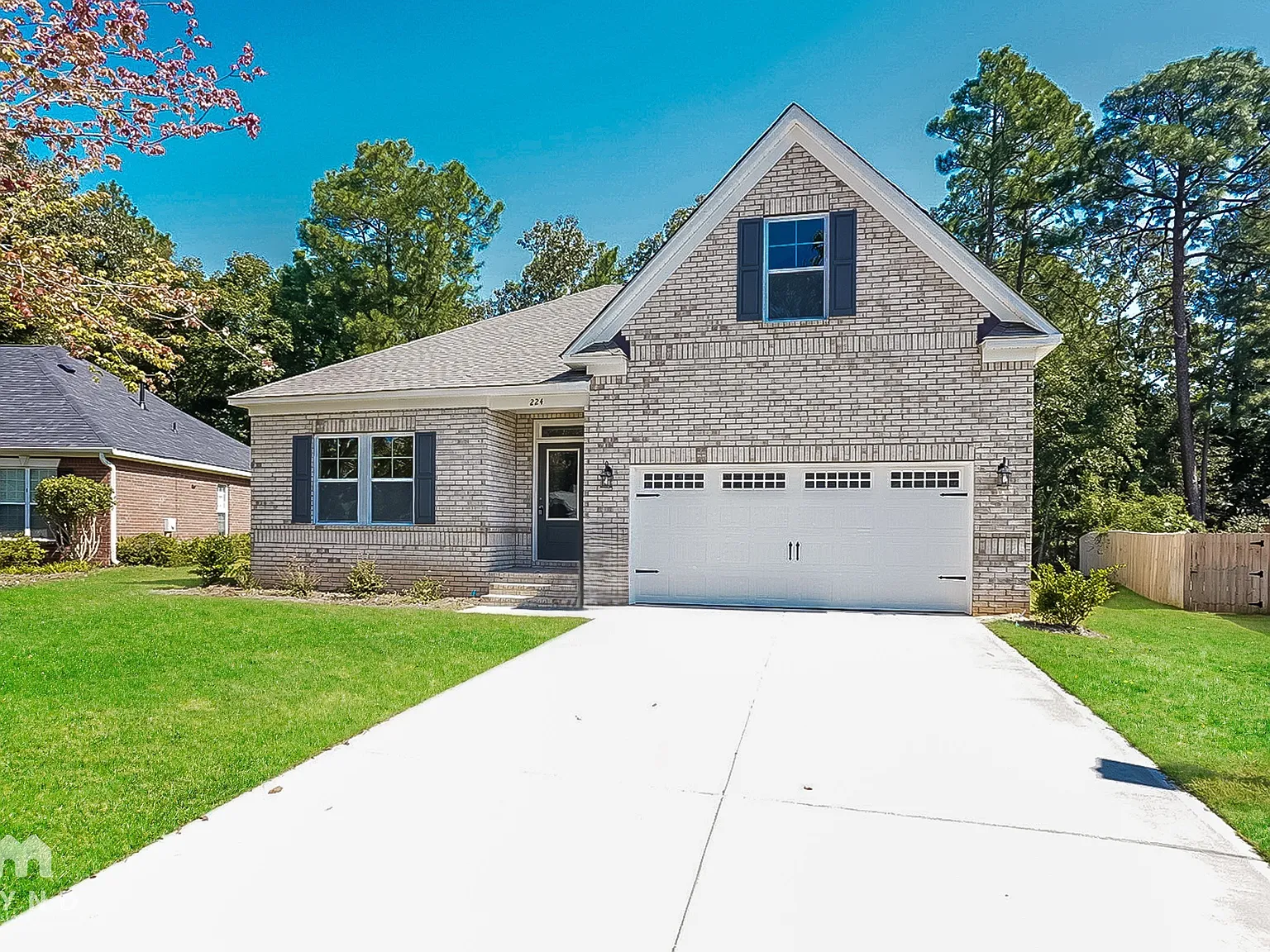 4 bed, 2.0 bath, 1956 sqft, $2,110 — Photo 3