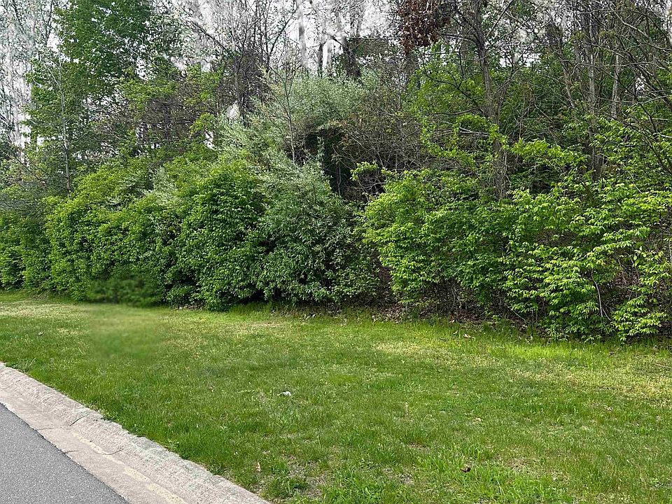 2nd image of 53264 Summer Breeze Dr