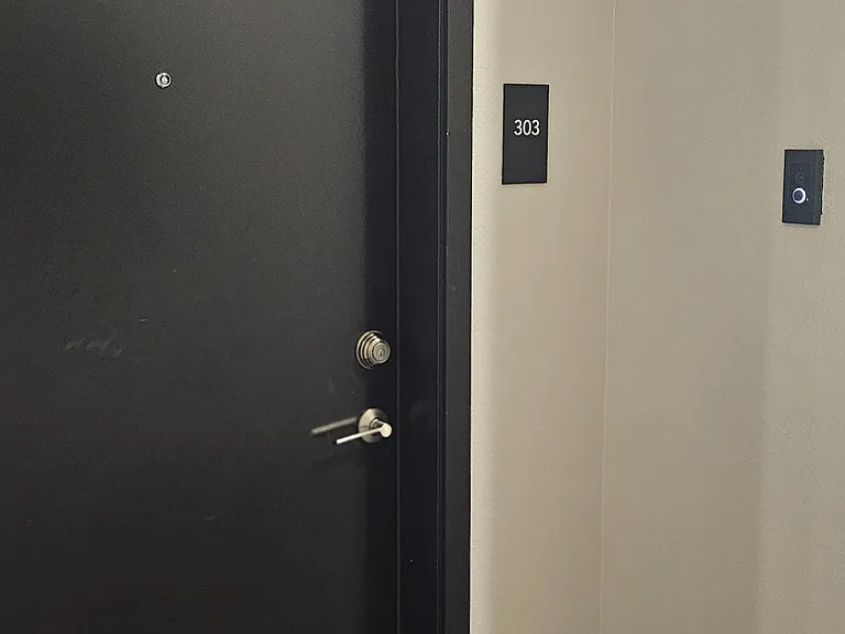 Apt entry with Blink Camera