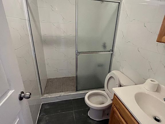 5th image of 9437 112th St Floor 2