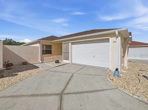1202 Fernando Ln, Lady Lake, FL 32159