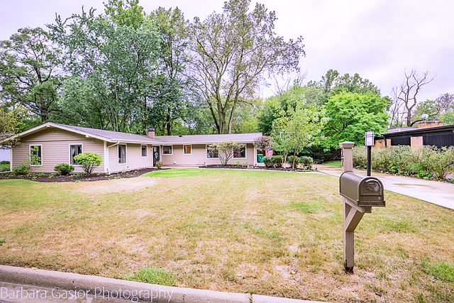 1st image of 27 Londonderry Ln