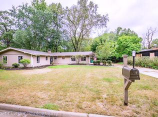 27 Londonderry Ln, Lincolnshire, IL