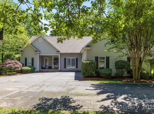 327 Wilby Dr, Charlotte, NC 28270