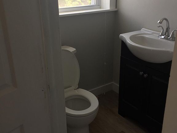 2nd image of 52 Mechanic St Unit N